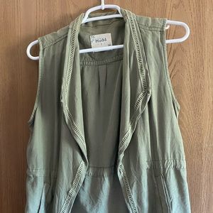 Mudd juniors size small. Olive green vest.
